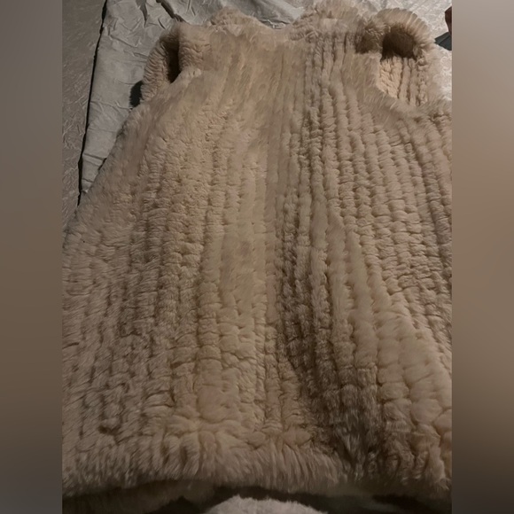 Donna SaIyers Fabulous Furs Faux Fur Knitted Vest - Picture 5 of 7